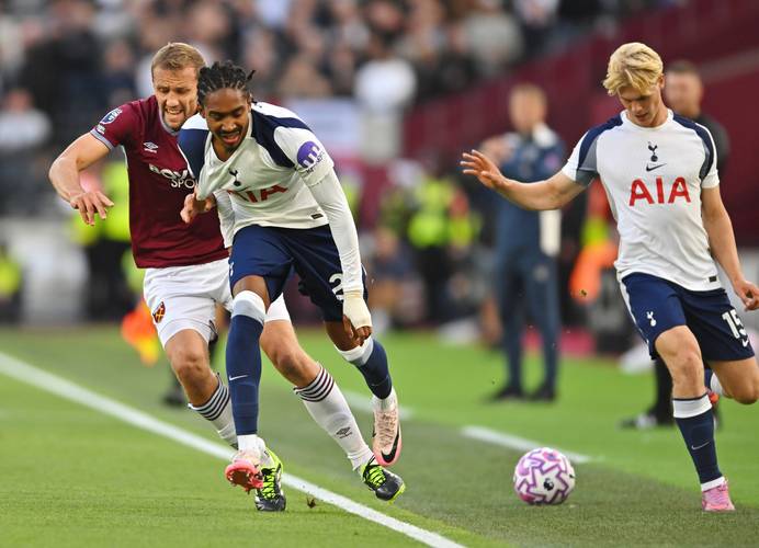 奥利塞和迪亚斯半程造40球德甲历史边锋组合第1