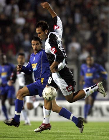 C罗亚冠二级联赛首秀，仅8000多人观战