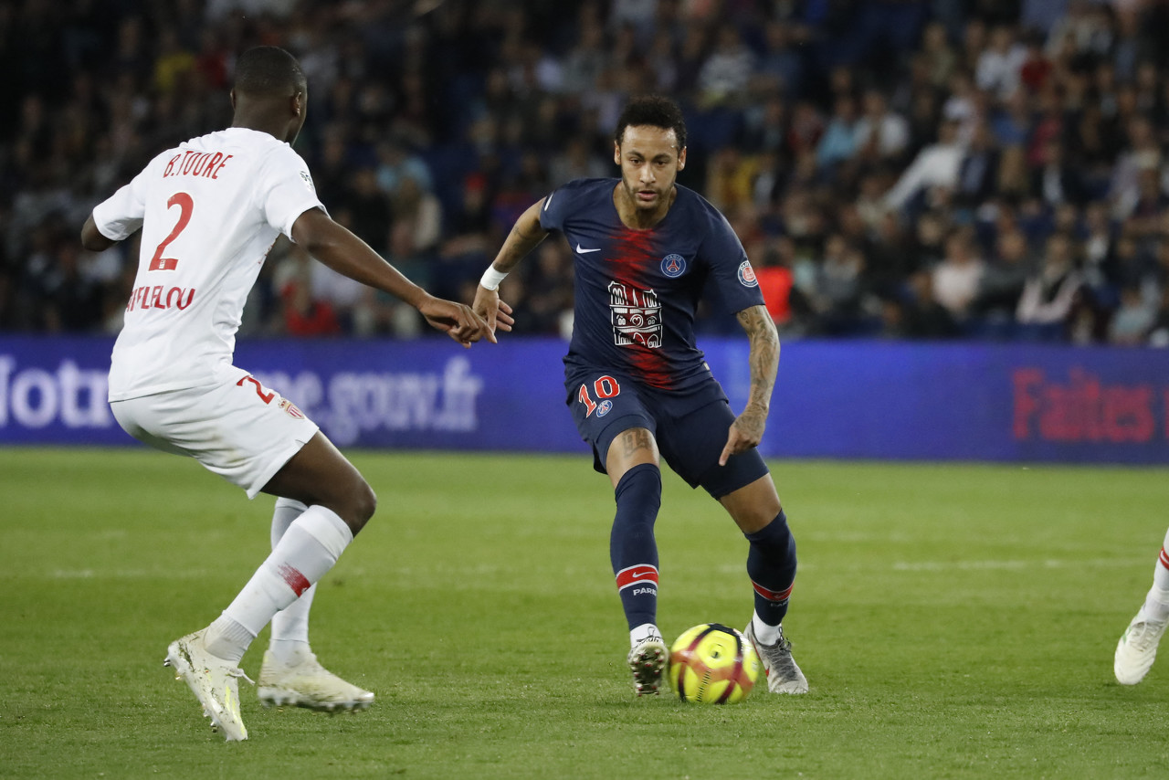 [中超]法比奥“帽子戏法” 北京国安终结四场不胜