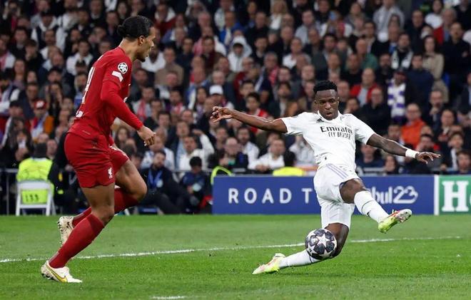 TheShy泪目图火了，IG全面翻盘，Elk小丑登上热搜，Bin成为吸血鬼