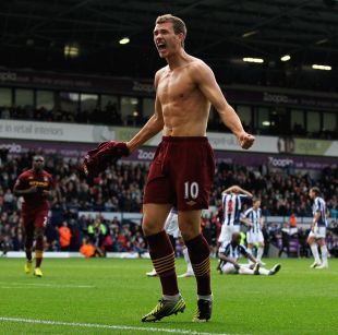 曼联状态起伏 战术仍在调整