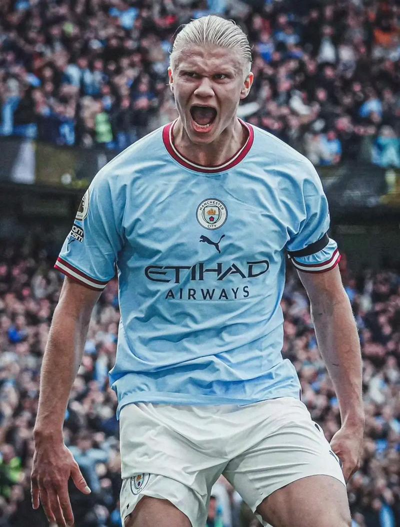 [德甲]于帕梅卡诺回传失误 洪萨克断球打空门