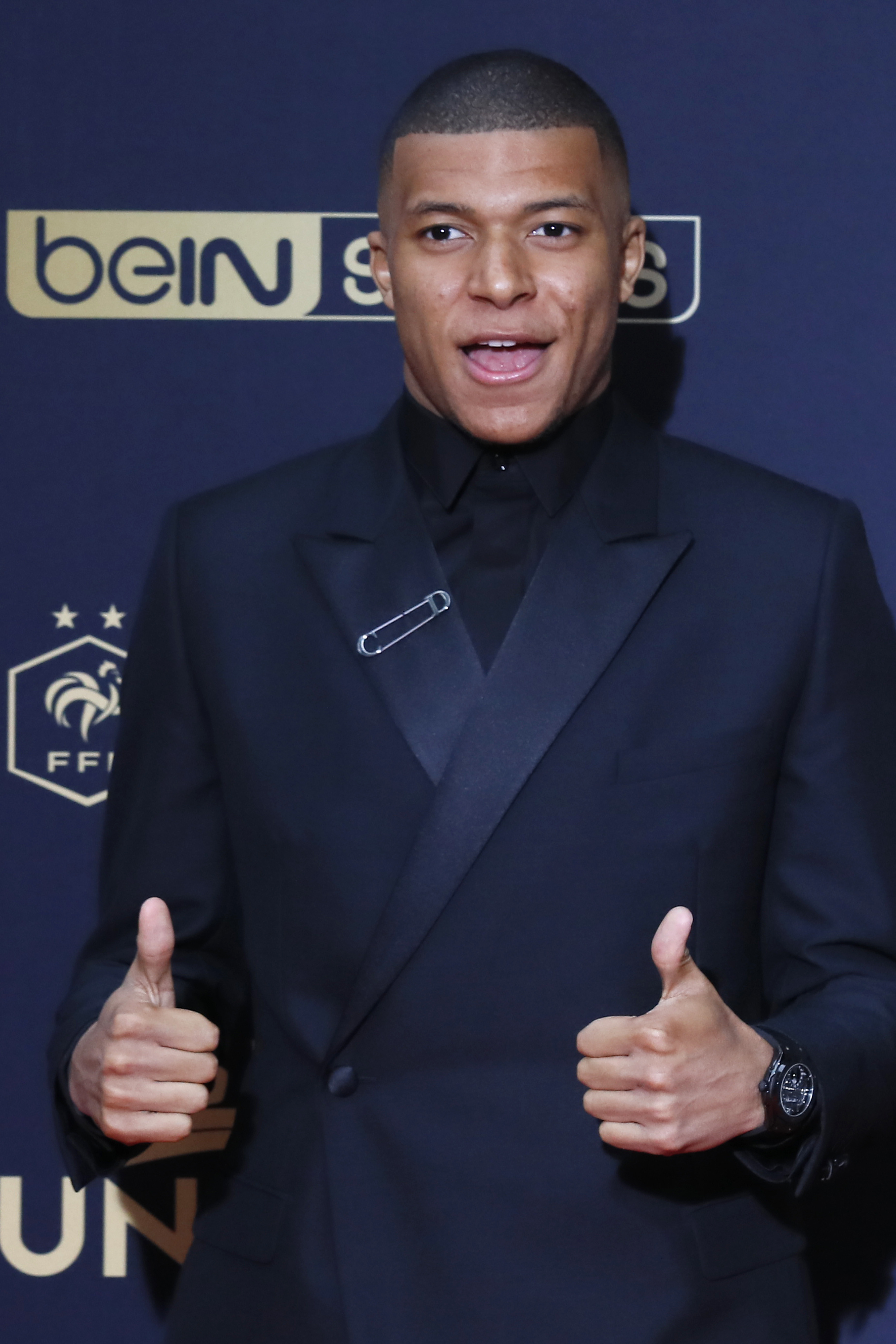 CBA最新消息：曝张庆鹏正式下课，辽宁补强大外援，新疆新帅到位