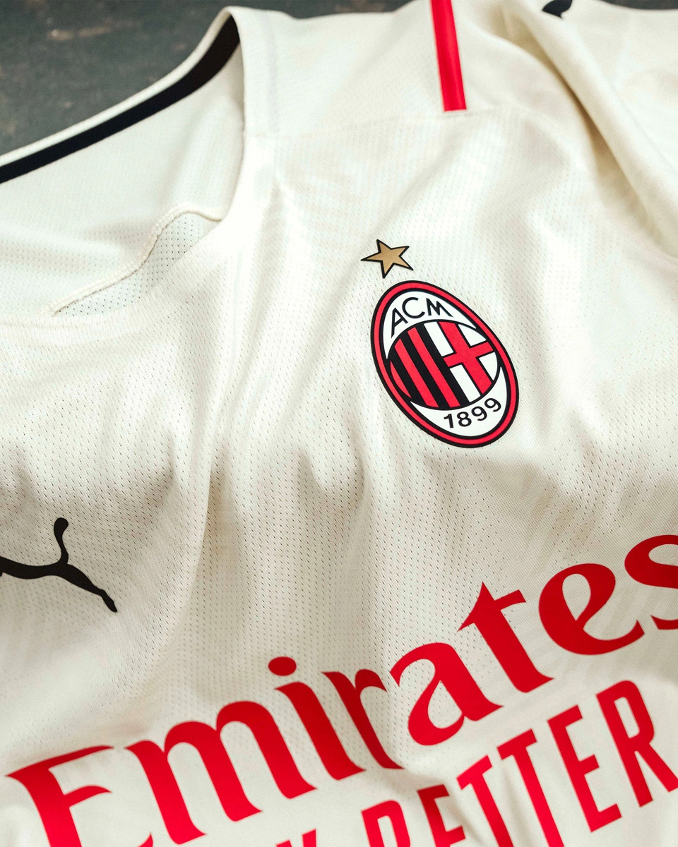 刺激的3-3！多特2次领先被逆转，第95分钟绝平，德甲9轮不败仍第2