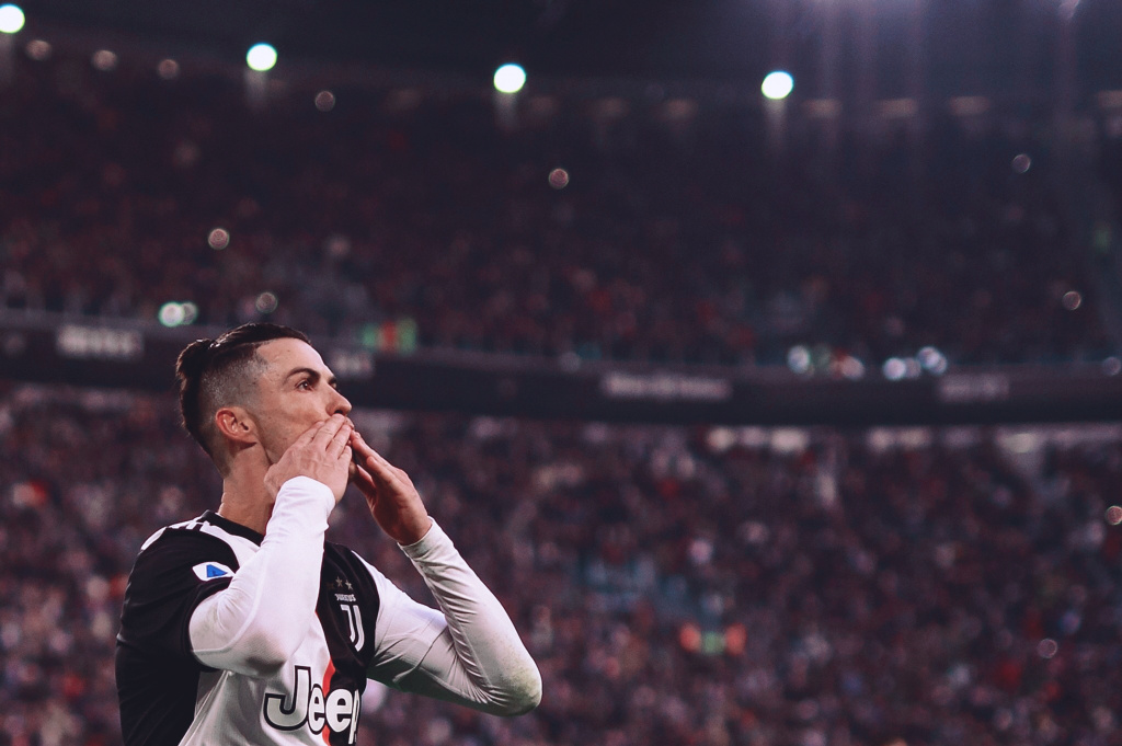 Uzi入选英雄联盟名人堂，可以被质疑但值得被尊重